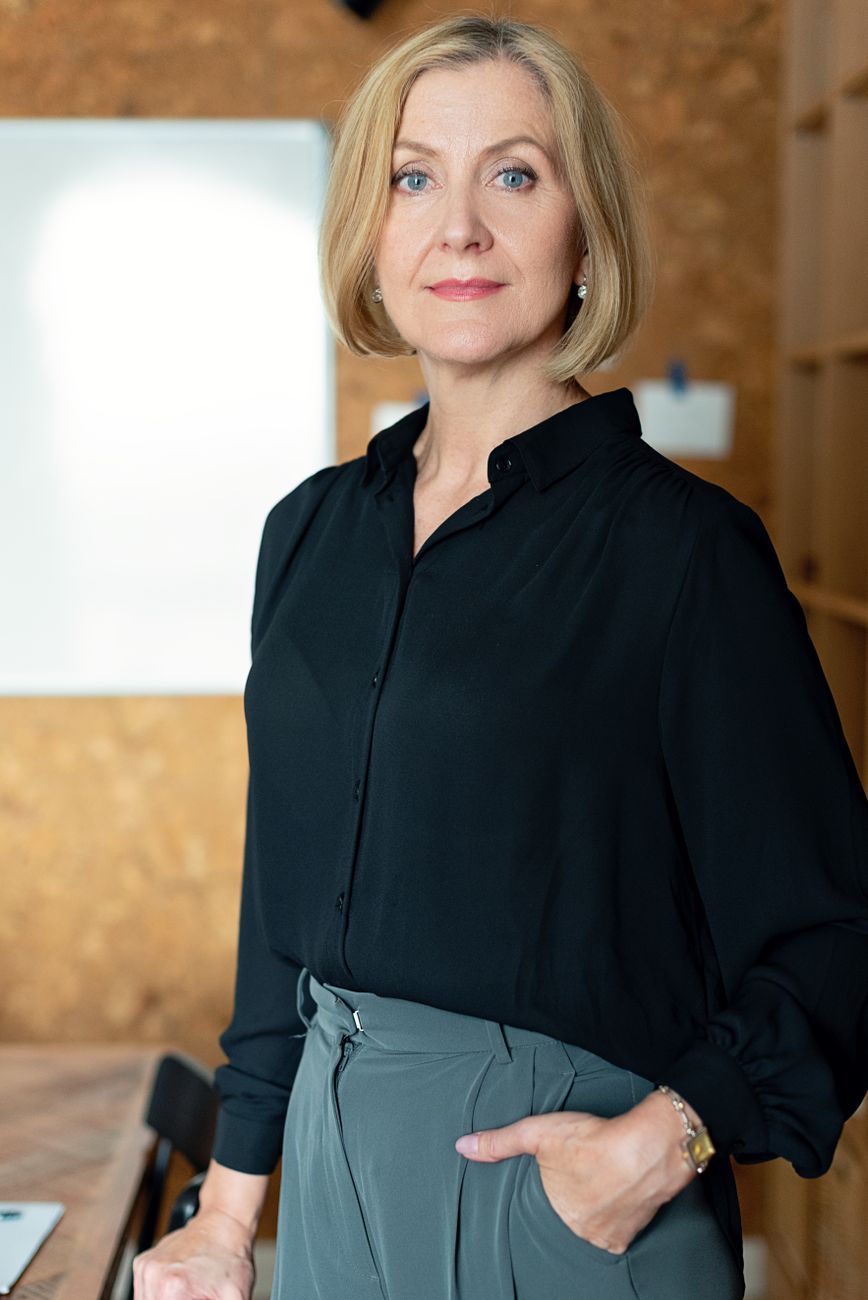 Julia Eisenhart